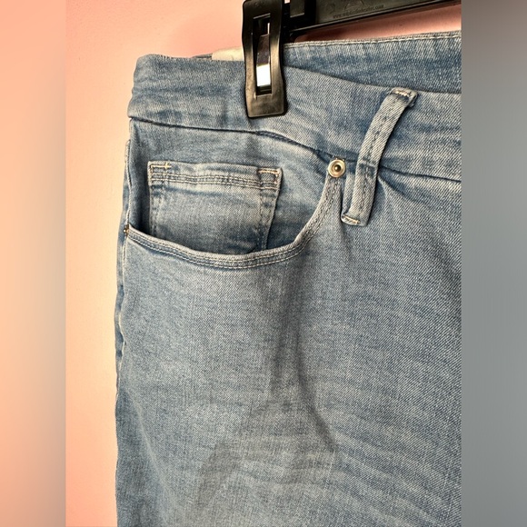 Good American Good Legs Straight Jeans - Picture 7 of 9